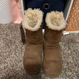 UGGS